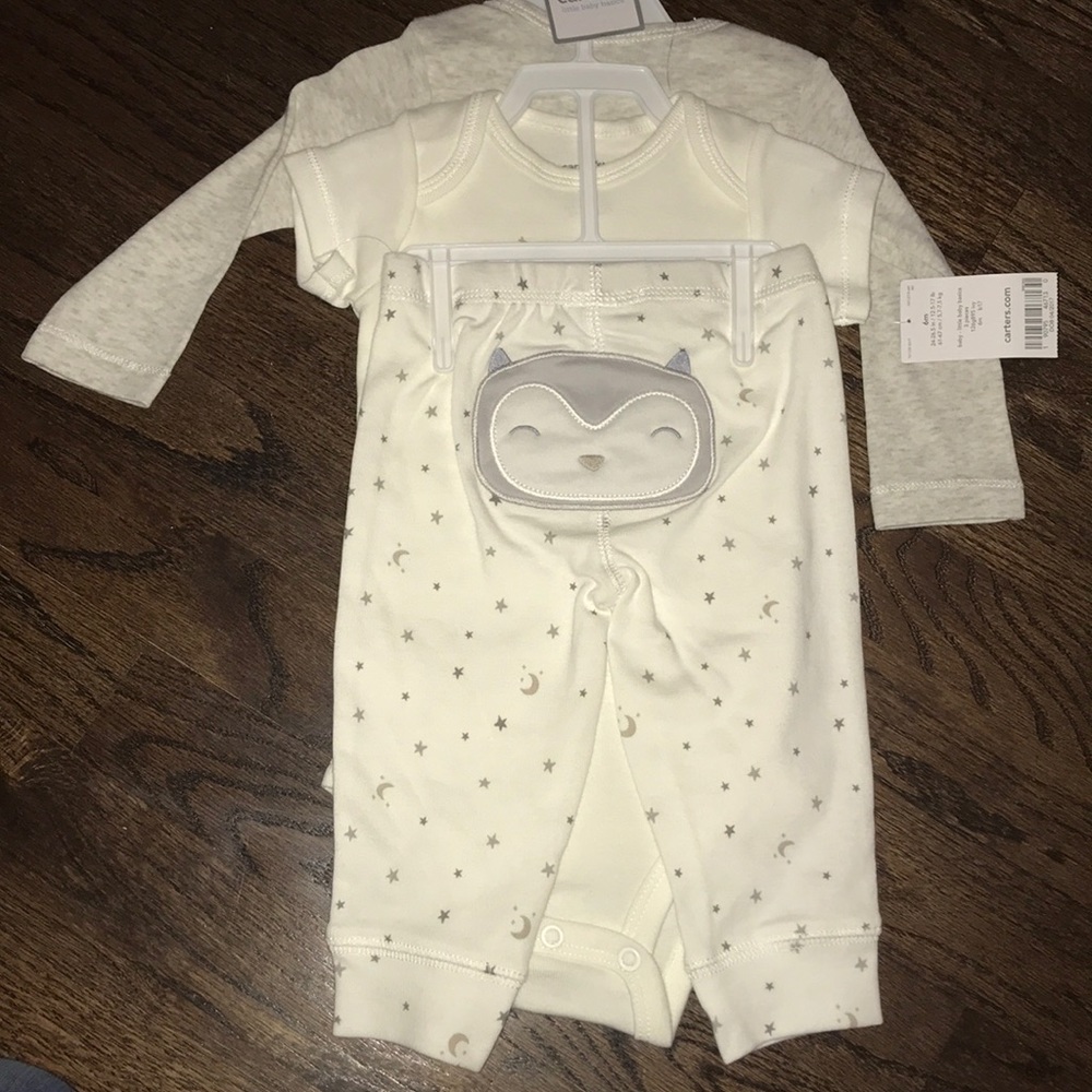 Carters 3pc set - Picture 2 of 3